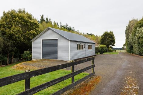 Photo of property in 35 Oram Drive, Turitea, Palmerston North, 4472