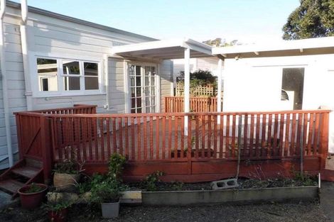 Photo of property in 9 Medway Street, Island Bay, Wellington, 6023