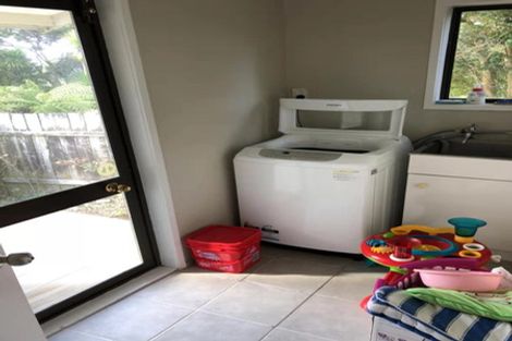 Photo of property in 2/92 Manuka Road, Glenfield, Auckland, 0629