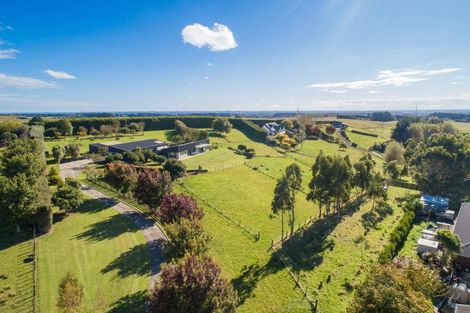 Photo of property in 17 Oram Drive, Turitea, Palmerston North, 4472