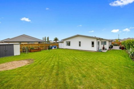 Photo of property in 4 Huntingdon Drive, Rangiora, 7400
