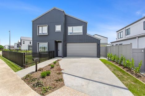 Photo of property in 39 Parkmore Drive, Rosehill, 2113