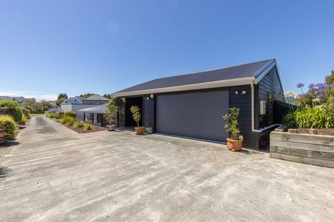Photo of property in 41 James Cook Drive, Whitby, Porirua, 5024