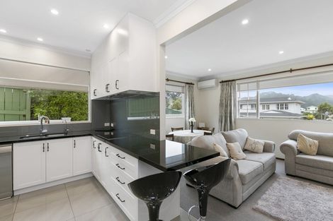 Photo of property in 7 Epping Grove, Karori, Wellington, 6012