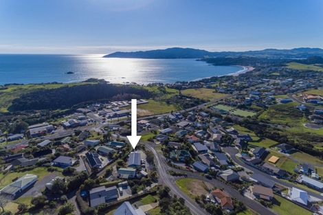 Photo of property in 33 Cable Bay Block Road, Cable Bay, 0420
