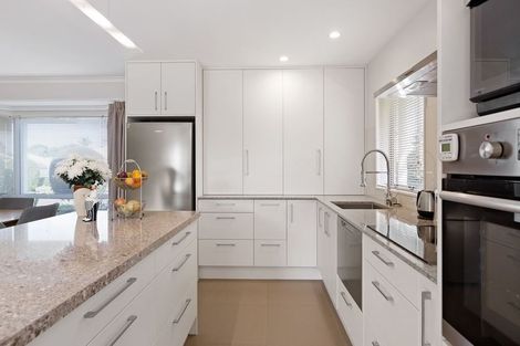 Photo of property in 51 Lakeside Drive, Orewa, 0931