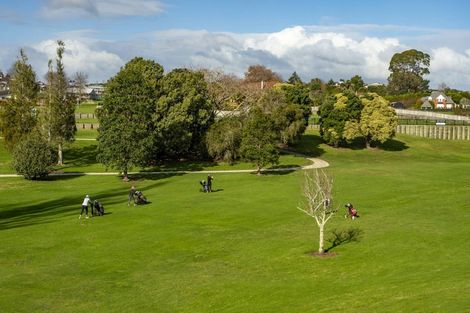 Photo of property in 56 Links View Drive, Omokoroa, 3114
