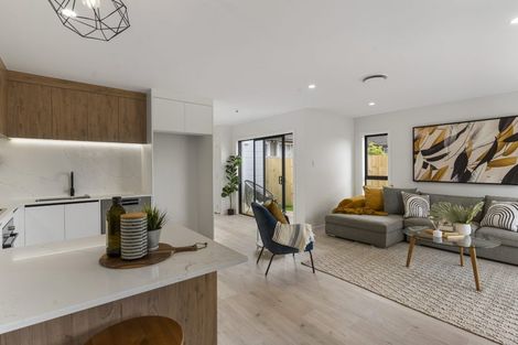 Photo of property in 33a Patons Road, Howick, Auckland, 2014