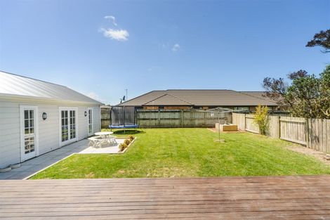 Photo of property in 17 Perrin Place, Kelvin Grove, Palmerston North, 4414