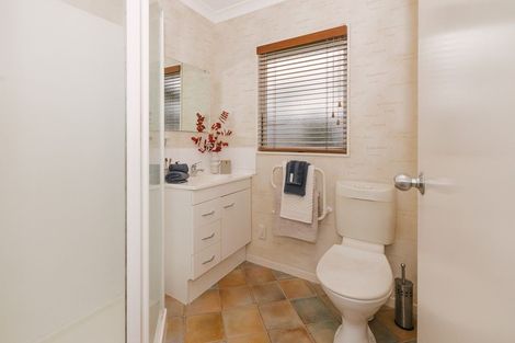 Photo of property in 39 Parnell Heights Drive, Kelvin Grove, Palmerston North, 4414