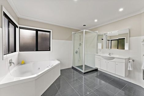 Photo of property in 157e Hobsonville Road, West Harbour, Auckland, 0618