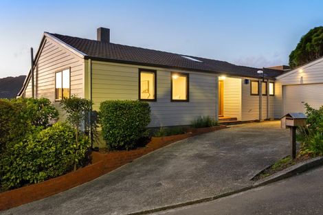 Photo of property in 15 Indira Place, Khandallah, Wellington, 6035