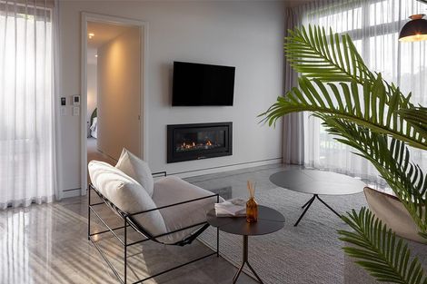 Photo of property in 70 Oak Road, Poraiti, Napier, 4112