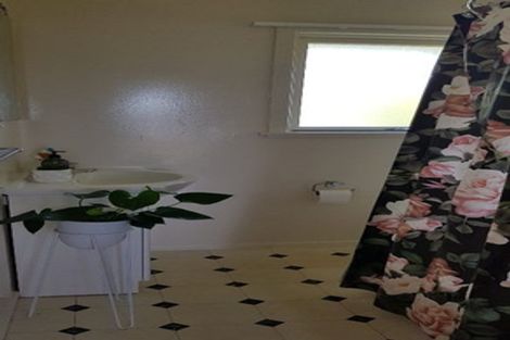 Photo of property in 4a/2 Corrella Road, Belmont, Auckland, 0622