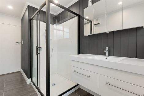 Photo of property in 30 Scotland Terrace, Green Island, Dunedin, 9018