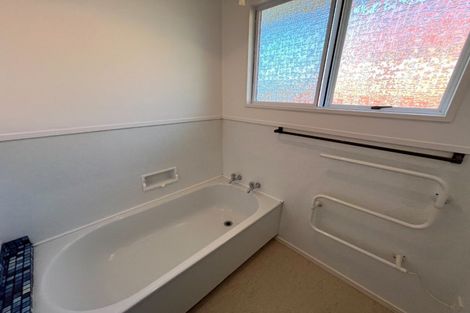 Photo of property in 1 Guernsey Place, Fitzherbert, Palmerston North, 4410