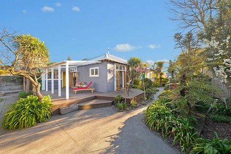 Photo of property in 216 Geraldine Street, Edgeware, Christchurch, 8013