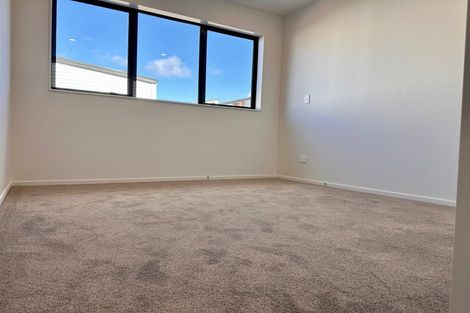 Photo of property in 3/147c Carlisle Road, Northcross, Auckland, 0632
