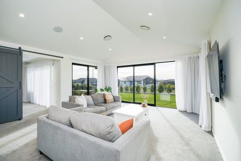 Photo of property in 6 Chatham Rise, Seaward Bush, Invercargill, 9812