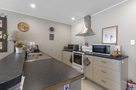 Photo of property in 8f Mckellar Court, Cromwell, 9310