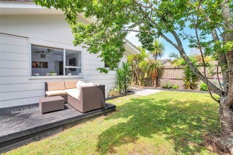 Photo of property in 1/6 Putney Place, Ranui, Auckland, 0612