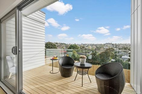 Photo of property in 5/28 Ludlow Terrace, Totara Vale, Auckland, 0627