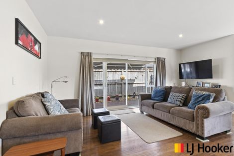 Photo of property in 3 Drumkeen Place, Rosehill, Papakura, 2113