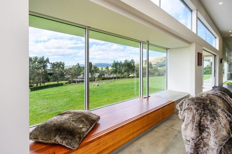 Photo of property in 17 Oram Drive, Turitea, Palmerston North, 4472