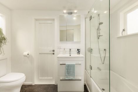 Photo of property in 124a Seaview Road, Paraparaumu Beach, Paraparaumu, 5032