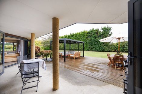 Photo of property in 46 Turitea Road, Fitzherbert, Palmerston North, 4472