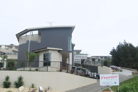 Photo of property in 28 Lowther Place, Taradale, Napier, 4112