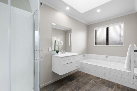Photo of property in 41 Jack Hanley Drive, Jacks Point, Queenstown, 9371