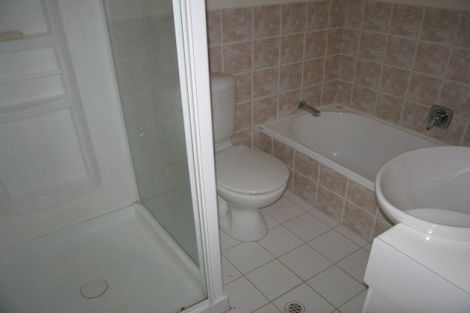 Photo of property in Maddison Apartments, 2/6g Queen Street, Palmerston North, 4410