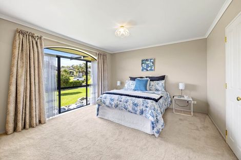 Photo of property in 19 Reybert Place, Massey, Auckland, 0614