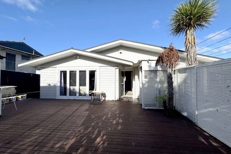 Photo of property in 64 Patons Road, Howick, Auckland, 2014