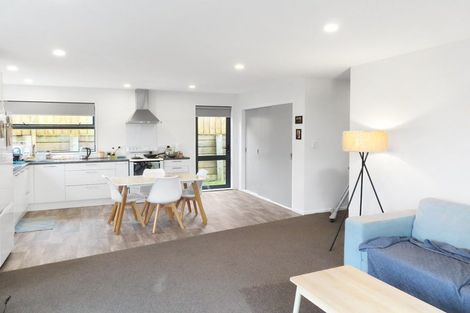 Photo of property in 60a Stewart Drive, Newlands, Wellington, 6037