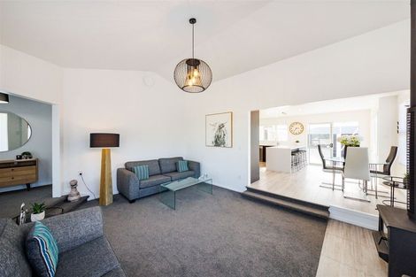 Photo of property in 17 Palliser Place, Milson, Palmerston North, 4414
