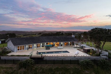 Photo of property in 298 Mahurangi West Road, Puhoi, Warkworth, 0983