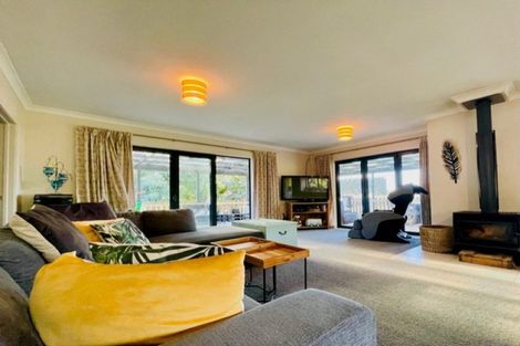 Photo of property in 330 No 2 Road, Te Puke, 3182