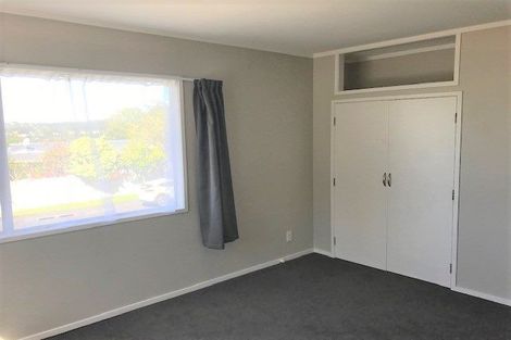 Photo of property in 2 Stallard Place, Glen Eden, Auckland, 0602
