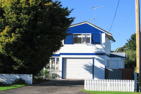 Photo of property in 175 Centreway Road, Orewa, 0931