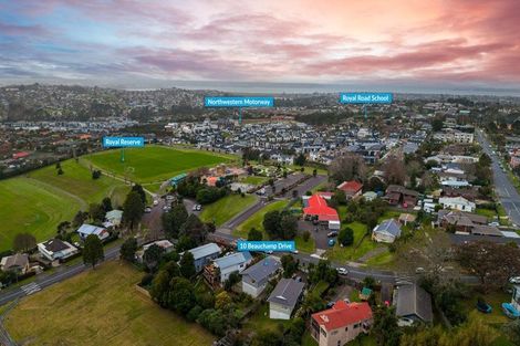 Photo of property in 10 Beauchamp Drive, Massey, Auckland, 0614