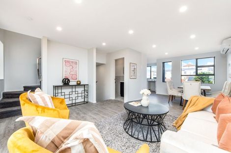 Photo of property in 3153 Great North Road, New Lynn, Auckland, 0600