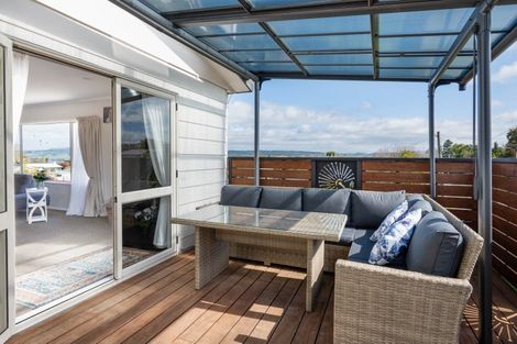 Photo of property in 37 Sunset Street, Hilltop, Taupo, 3330