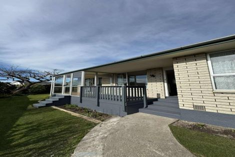 Photo of property in 17 Beeston Place, Redwood, Christchurch, 8051