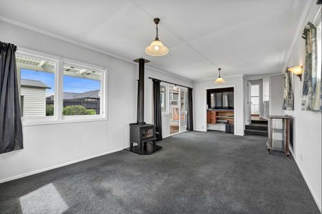 Photo of property in 5 Hori Street, Vogeltown, New Plymouth, 4310