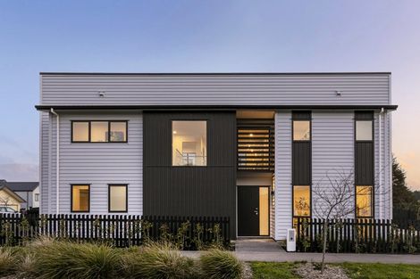 Photo of property in 2 Paparahi Place, Wainui, 0992