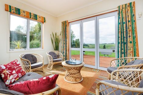 Photo of property in Thyme Out Estate, 800 Halcombe Road, Halcombe, Feilding, 4775