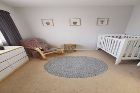 Photo of property in 42 Edgecombe Street, Newlands, Wellington, 6037