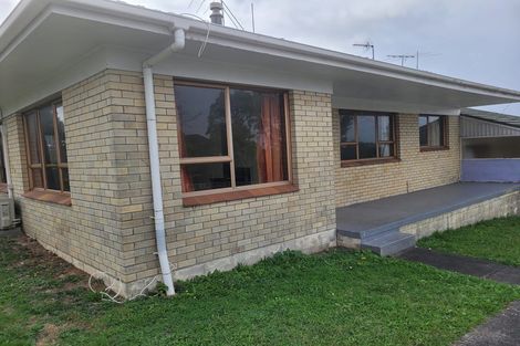 Photo of property in 46 Butterworth Drive, Glendene, Auckland, 0602